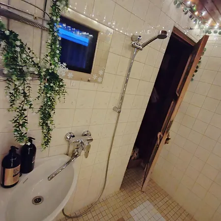 Apartment Elfs House By The River *